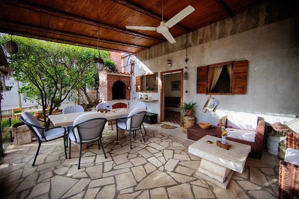 Villa Kamenica Komiža Habitación foto