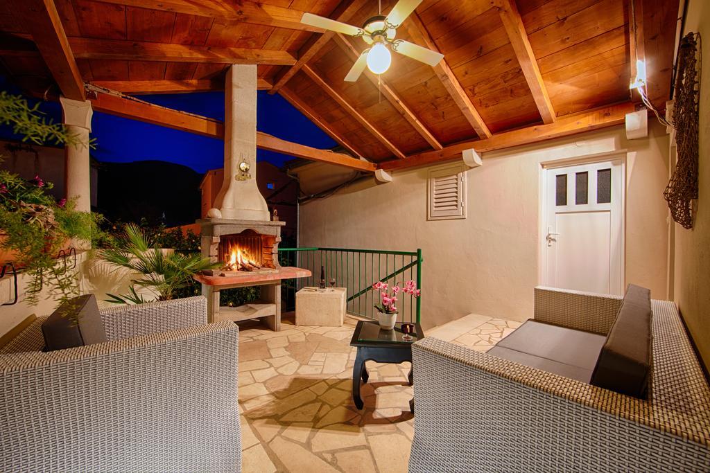 Villa Kamenica Komiža Habitación foto