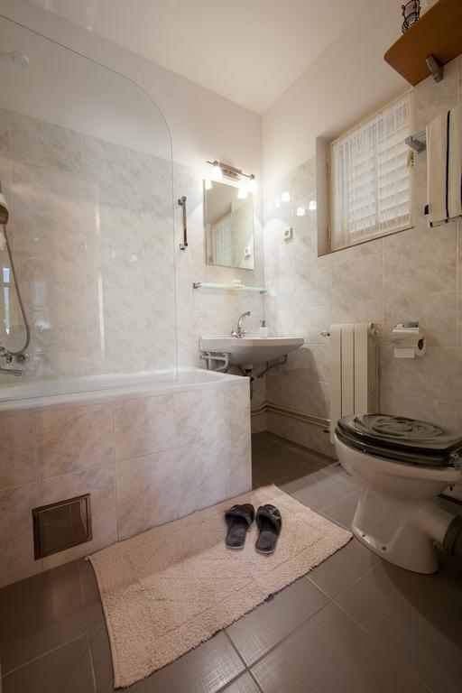 Villa Kamenica Komiža Habitación foto
